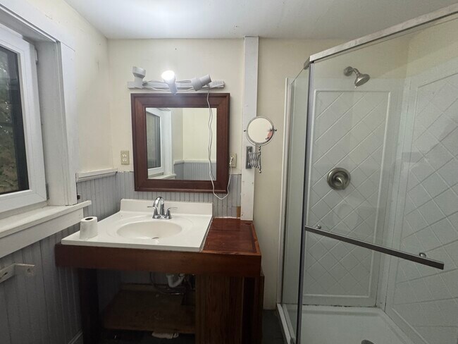 Building Photo - Charlotte B