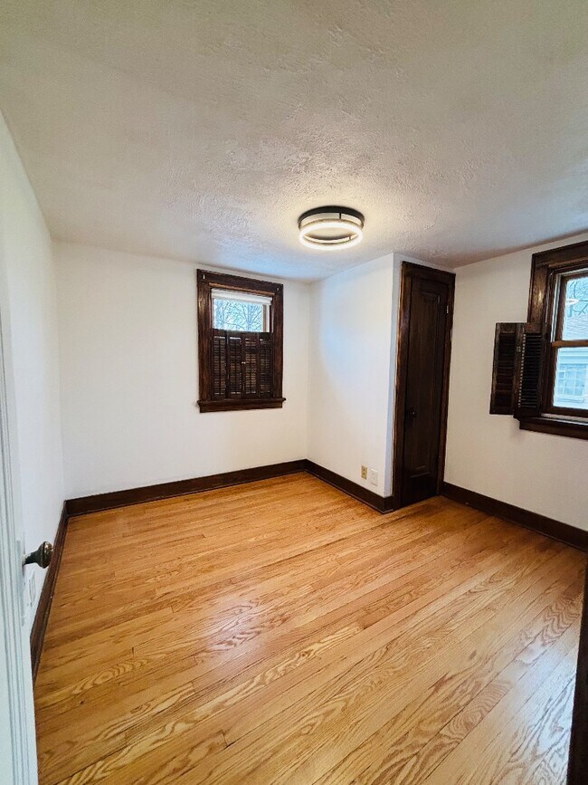 Building Photo - 7126 W Congress St