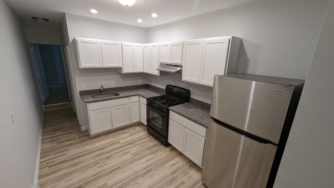 Primary Photo - 2 Bedroom, fully renovated!
