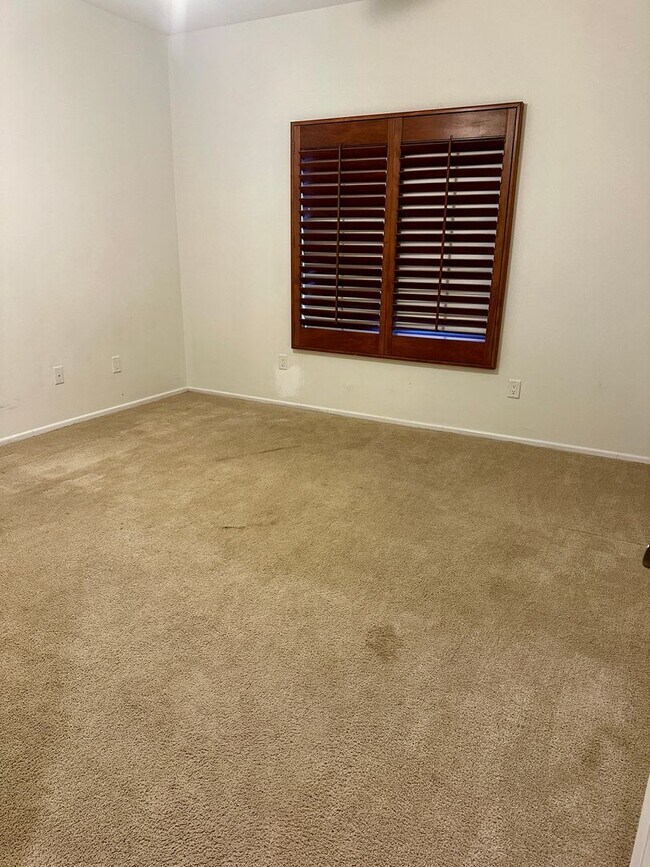 Building Photo - Custom pool/spa home for rent