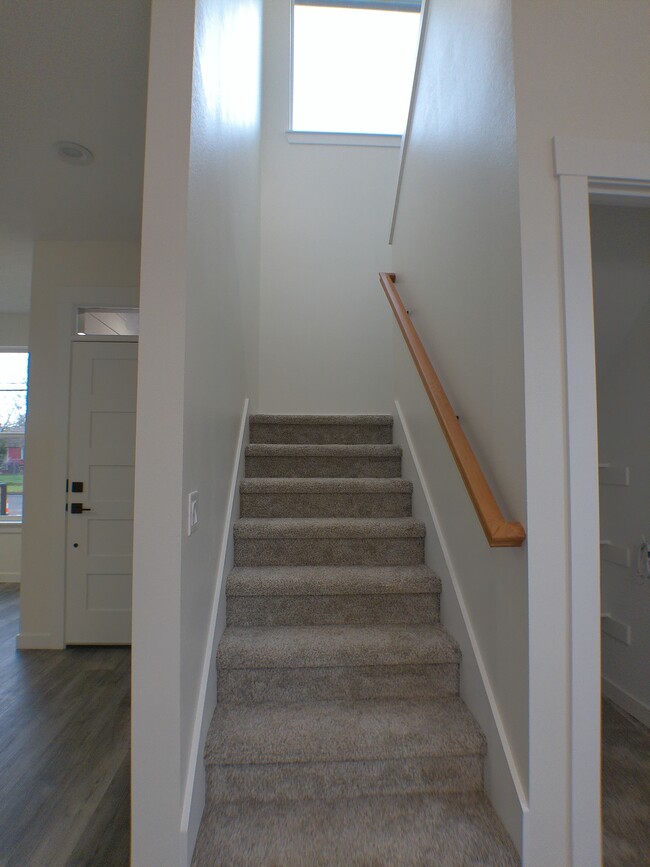 Building Photo - 528 S 7th St