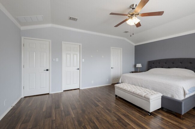 Building Photo - Gated Community Home with Hot Tub