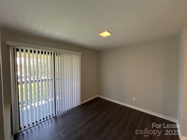 Building Photo - 10923 Harrowfield Rd