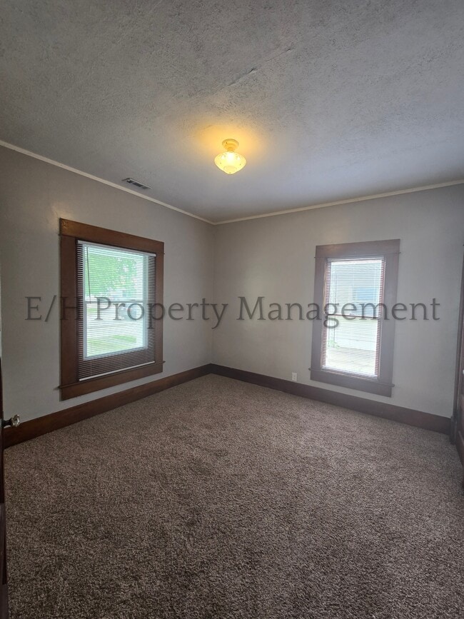 Building Photo - 212 S Meridian Ave