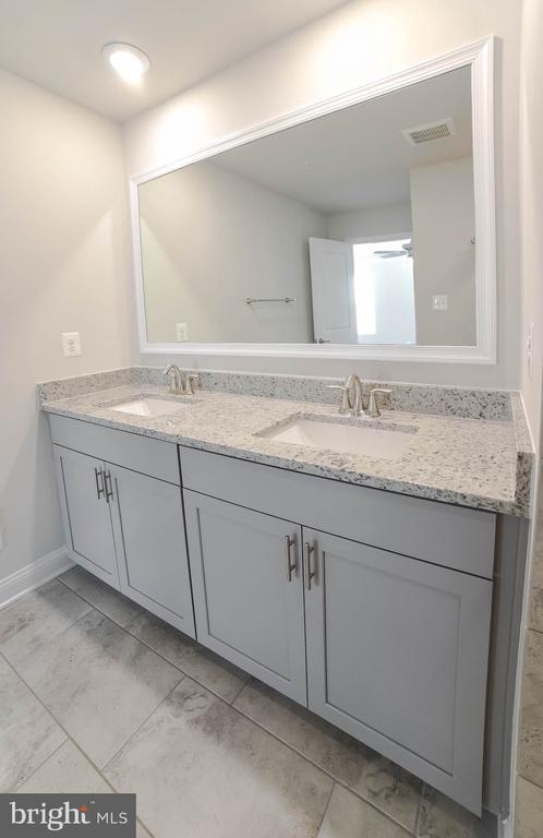 Building Photo - 23861 Myrtle Glen Way