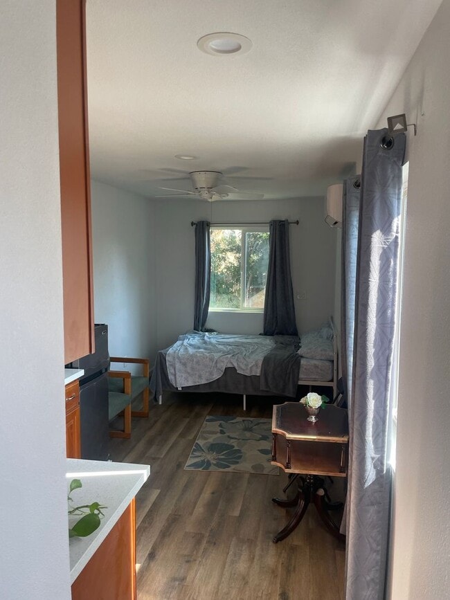 Building Photo - Charming and Upgraded ADU with separate en...