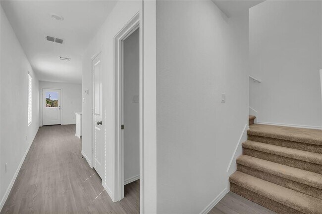 Building Photo - 309 Marty Allen Lp