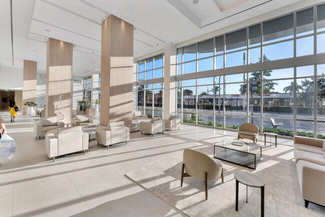 Building Photo - 220 Lake Shore Dr