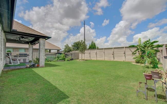 Building Photo - 4722 Crest Hill Dr