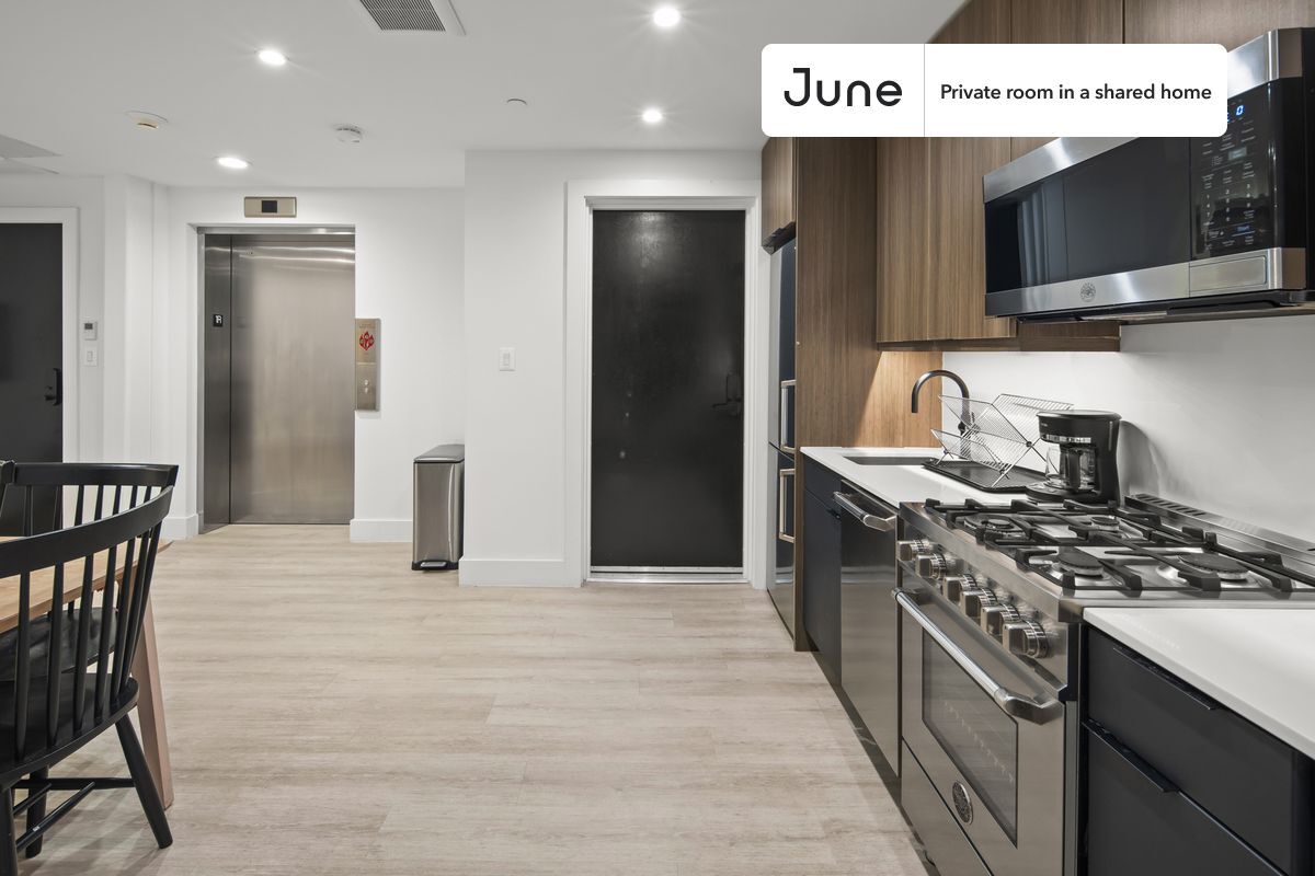 Building Photo - Room in Shared 4 bed/2 bath home in Dupont Circle