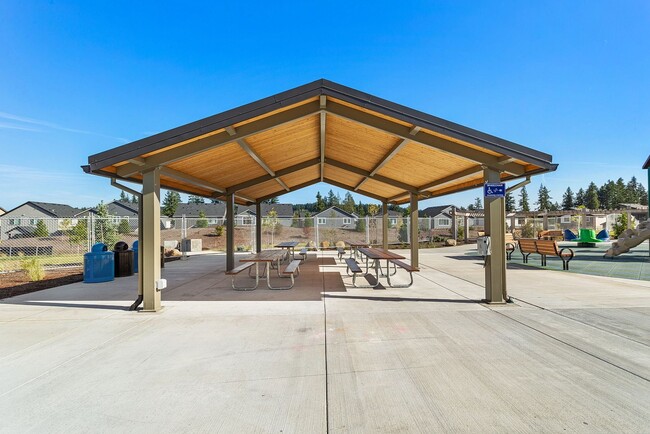 Building Photo - 2022 - Plenty of upgrades !  Access to Pool + Amenities. AC on Main, Walking trails, Nice End uni...