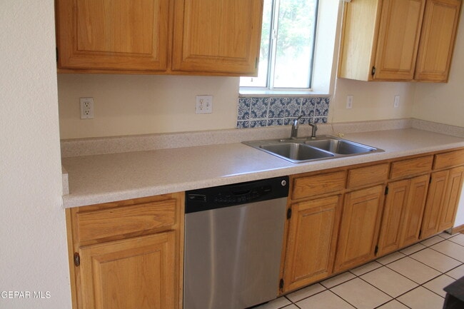Building Photo - 4113 Loma Rosada Dr