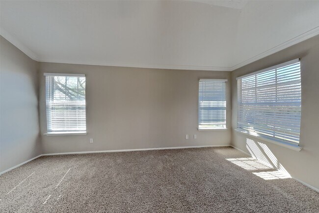 Building Photo - 814 Hyacinth Pl