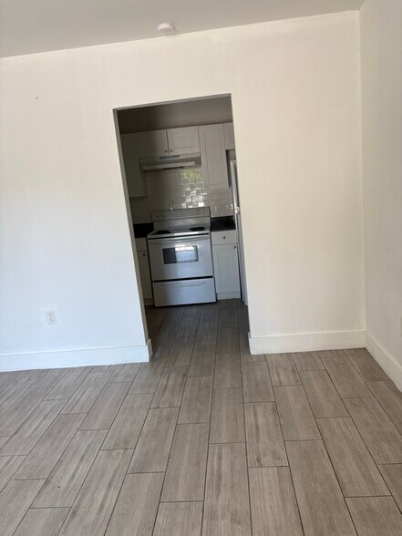 Building Photo - 2535 NW 9th St