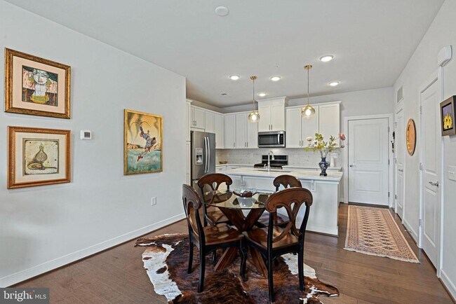 Building Photo - 13342 Arrowbrook Centre Dr