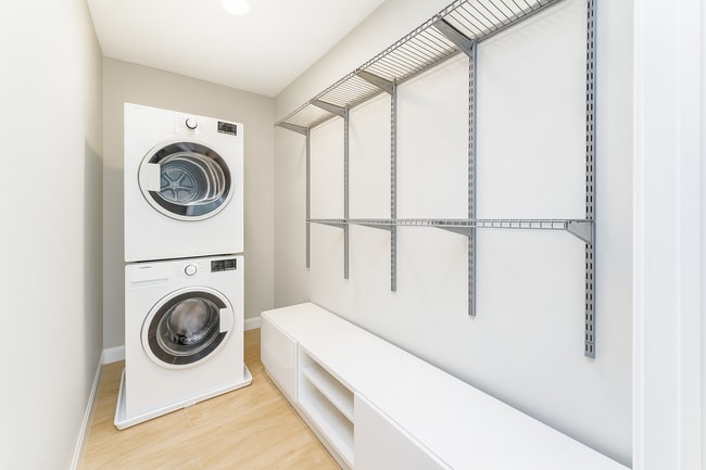 Building Photo - 2210 Wisconsin Ave NW