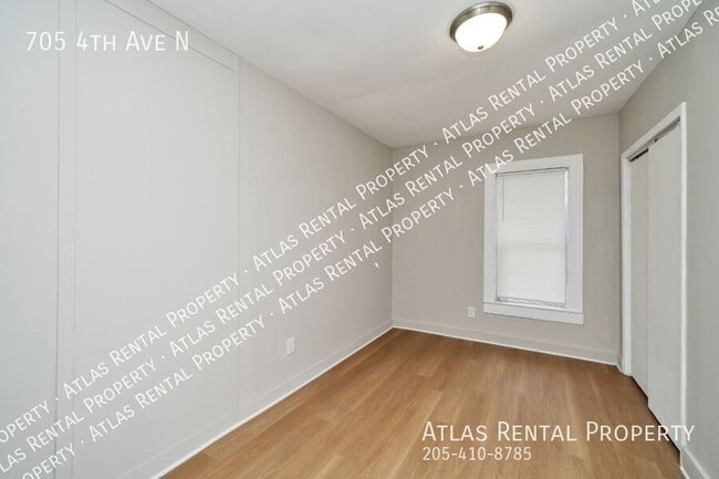 Building Photo - 705 4th Ave N