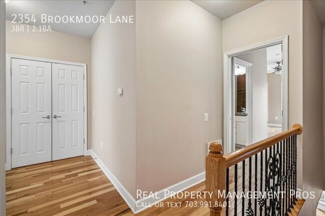 Building Photo - 2354 Brookmoor Ln