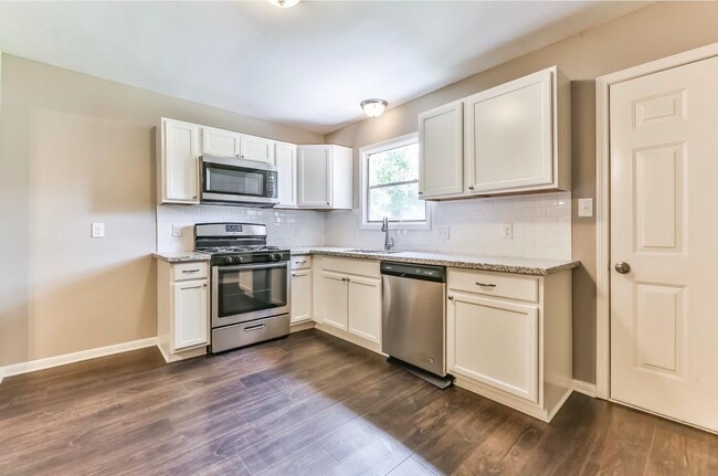 Building Photo - 4902 Pershing St