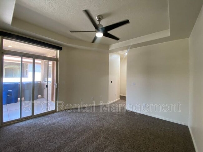 Building Photo - 3427 E Sweetwater Springs Dr