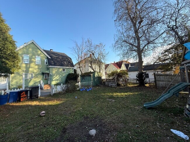 Building Photo - 1-3 Nelson St