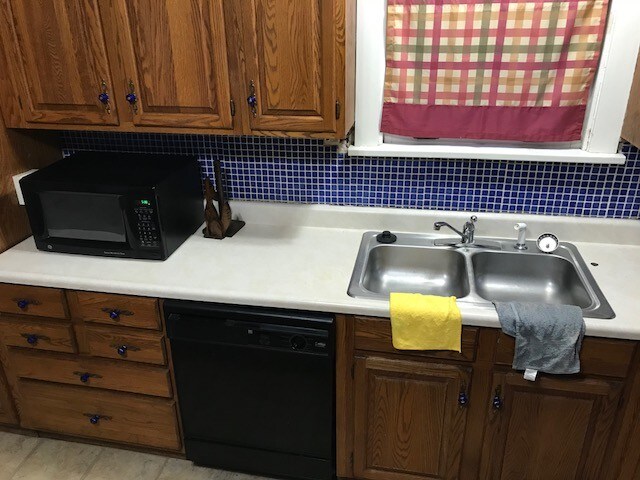 Building Photo - 624-6245 N 5th St