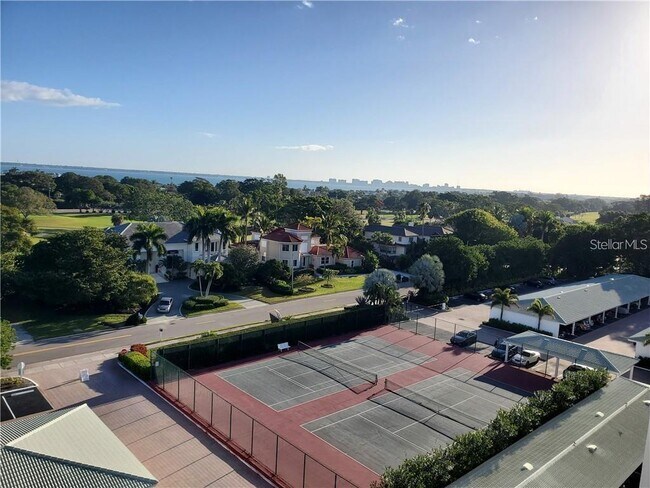 Building Photo - 1050 Longboat Club Rd