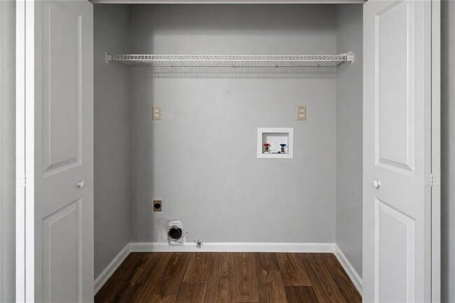 Building Photo - 340 Red Oak Run SW