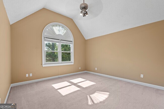 Building Photo - 235 Smokerise Trce