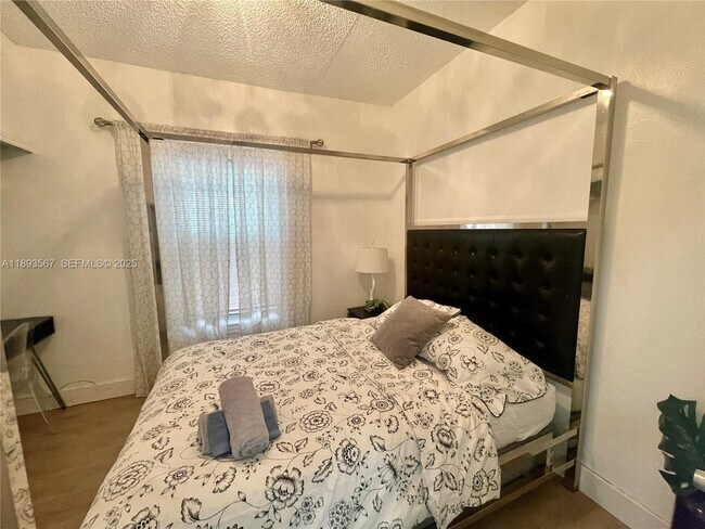 Building Photo - 5504 NW 3rd Ave