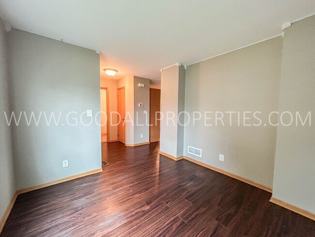 Building Photo - 3 Bedroom, 2.5 Bathroom in Waukee