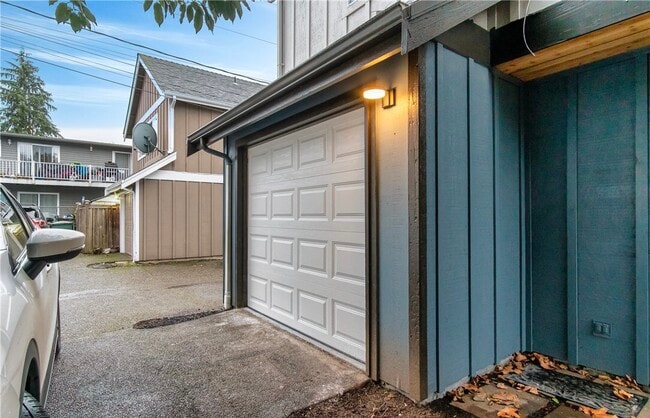 Building Photo - 9250 15th Ave SW