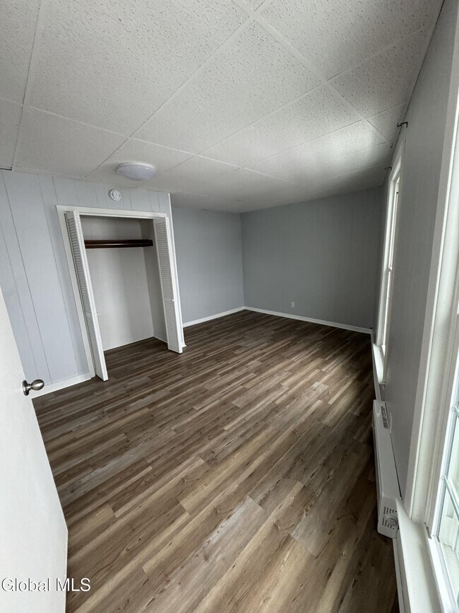 Building Photo - 219 S Main St