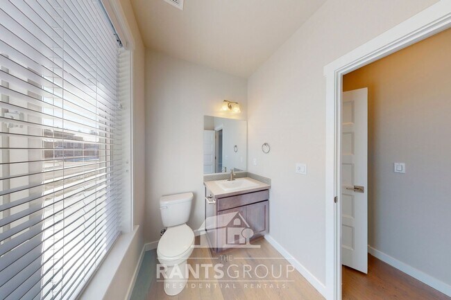 Building Photo - Beautiful Home in Newer Subdivision! Easy freeway access!