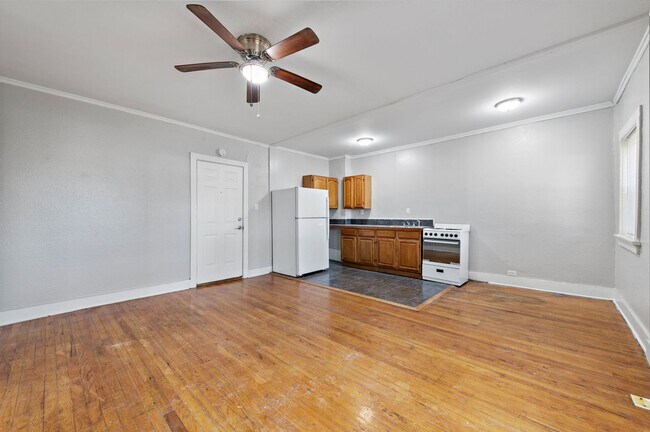 Interior Photo - FENWICK