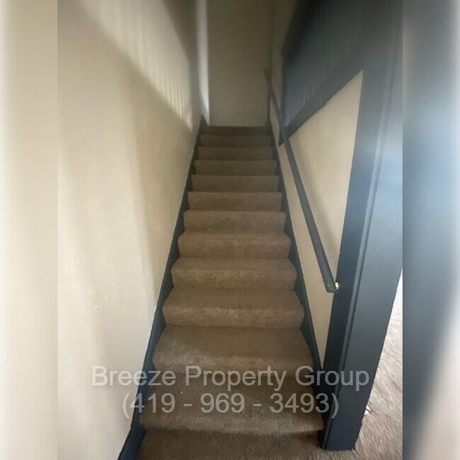 Building Photo - 295 E Broadway St