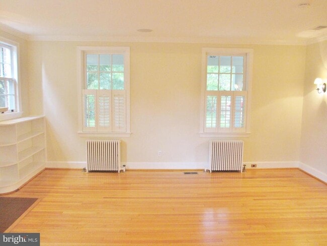 Building Photo - 5603 Chevy Chase Pkwy NW