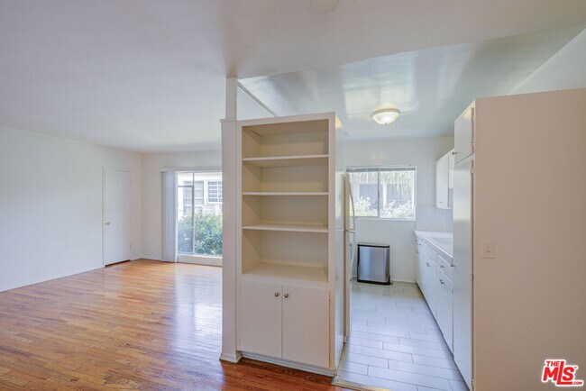 Building Photo - 1055 S Wooster St