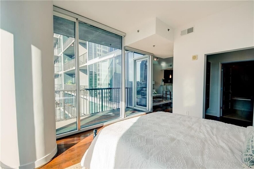 Building Photo - 1080 Peachtree St NE