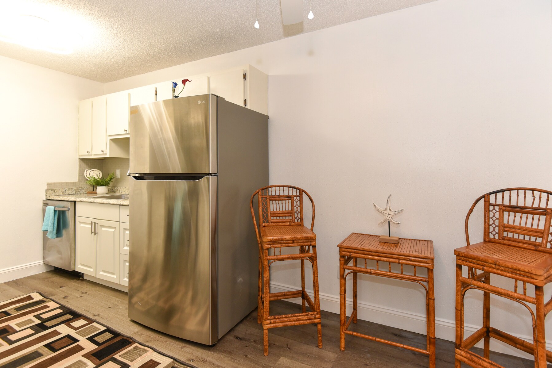 Building Photo - 1600 Big Tree Rd