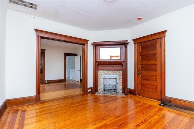 Building Photo - 24 Walden St