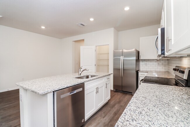 Building Photo - 11876 Mountain Retreat Ln