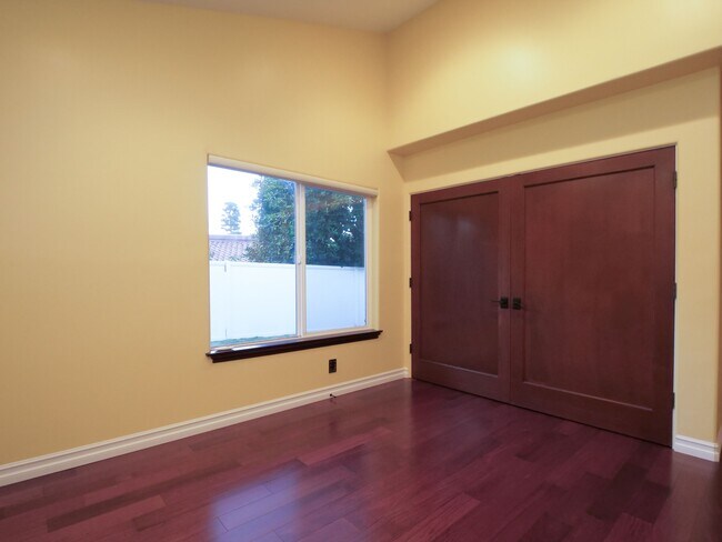 Building Photo - 30256 Avenida Selecta