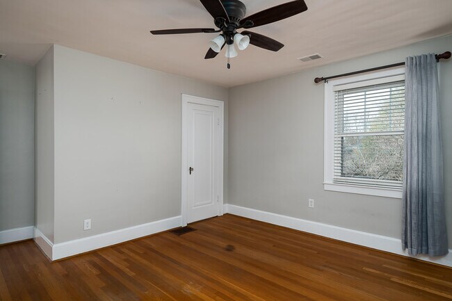 Building Photo - 1378 Fontaine Rd