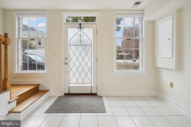 Building Photo - 101 N West St