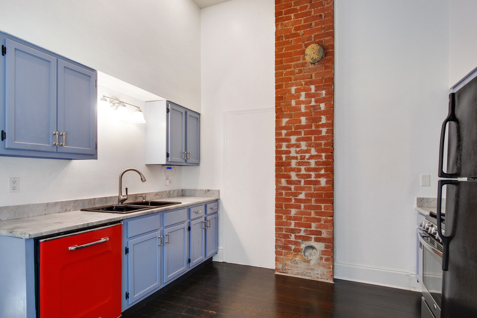 Building Photo - 3978 Annunciation St