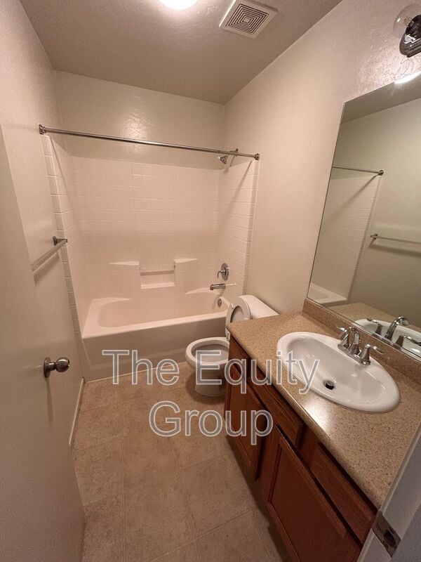 Building Photo - 1786 Paseo Del Lago