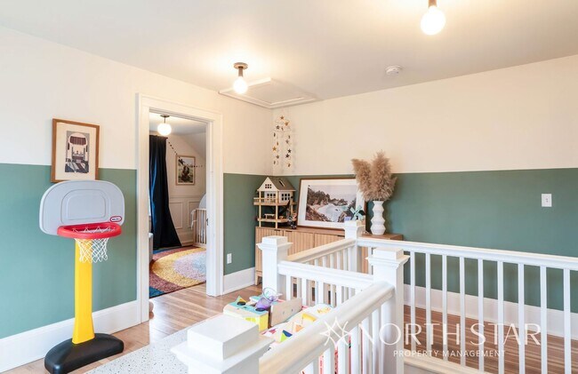 Building Photo - Classic Portland Home Heart of Irvington