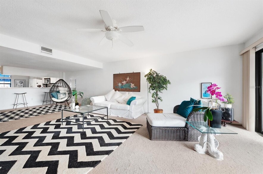 Building Photo - 745 Pinellas Bayway S