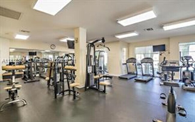 Building Photo - Greenhills-11032